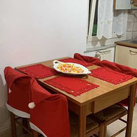 Casa Flea - Holiday Apartment With 2 Bedrooms Gualdo Tadino Eksteriør billede